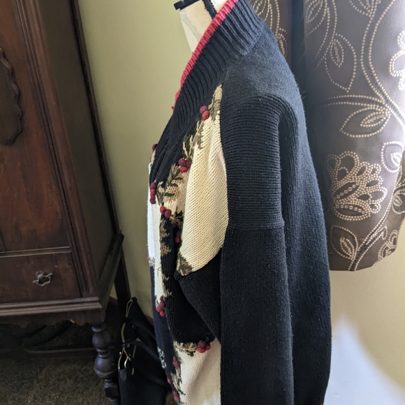 Sweater - Picture 2 of 4